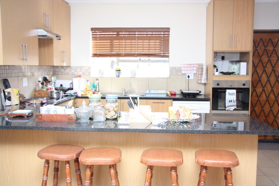 2 Bedroom Property for Sale in Langenhovenpark Free State